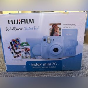 Fujifilm INSTAX mini 7S Camera bundle light blue.